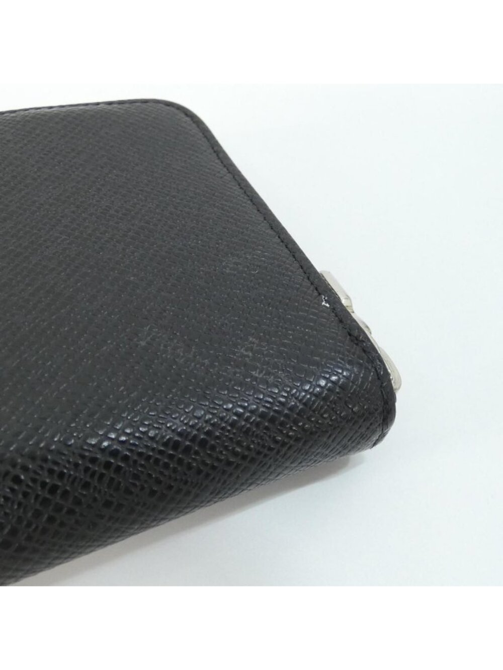Louis Vuitton Taiga Zippy Wallet Horizontal - Picture 6 of 8